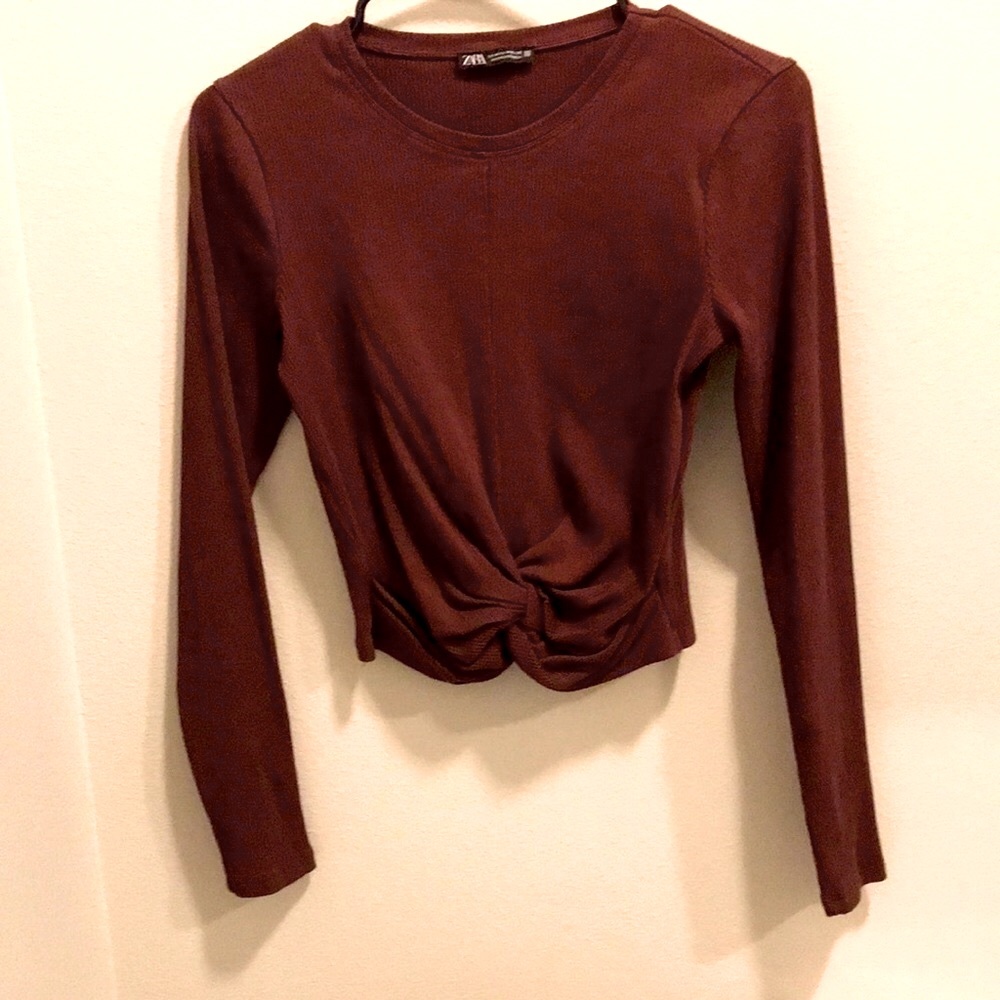 Ribbed tie front long sleeve top.